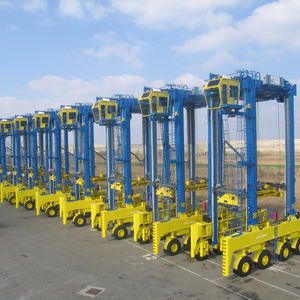 Konecranes Straddle Carriers