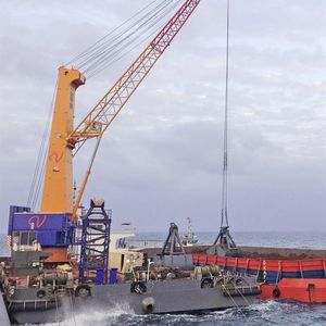 幾內(nèi)亞韋立物流增訂2臺科尼駁船起重機，以壯大其鋁土礦裝卸車隊2
